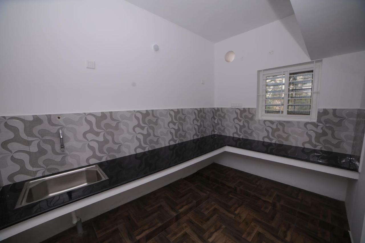 The Base Inn Pondicherry Bagian luar foto
