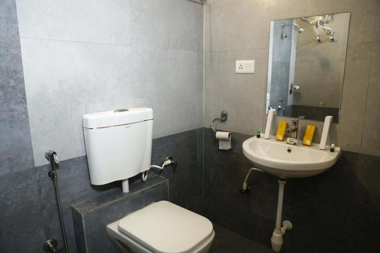 The Base Inn Pondicherry Bagian luar foto